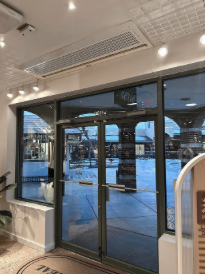 Air curtain in a grocery store entrance